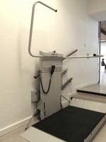 Delta Plattformlift :: Mit Wandbefestigung