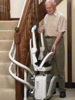 Treppenlift   2-Rohr System gerader Auslauf :: Kurviger Treppenlift